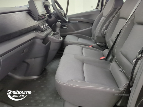 Renault Trafic Crew Van Extra Sport LL30 2.0 dCi 170 6 Seat Auto in Armagh