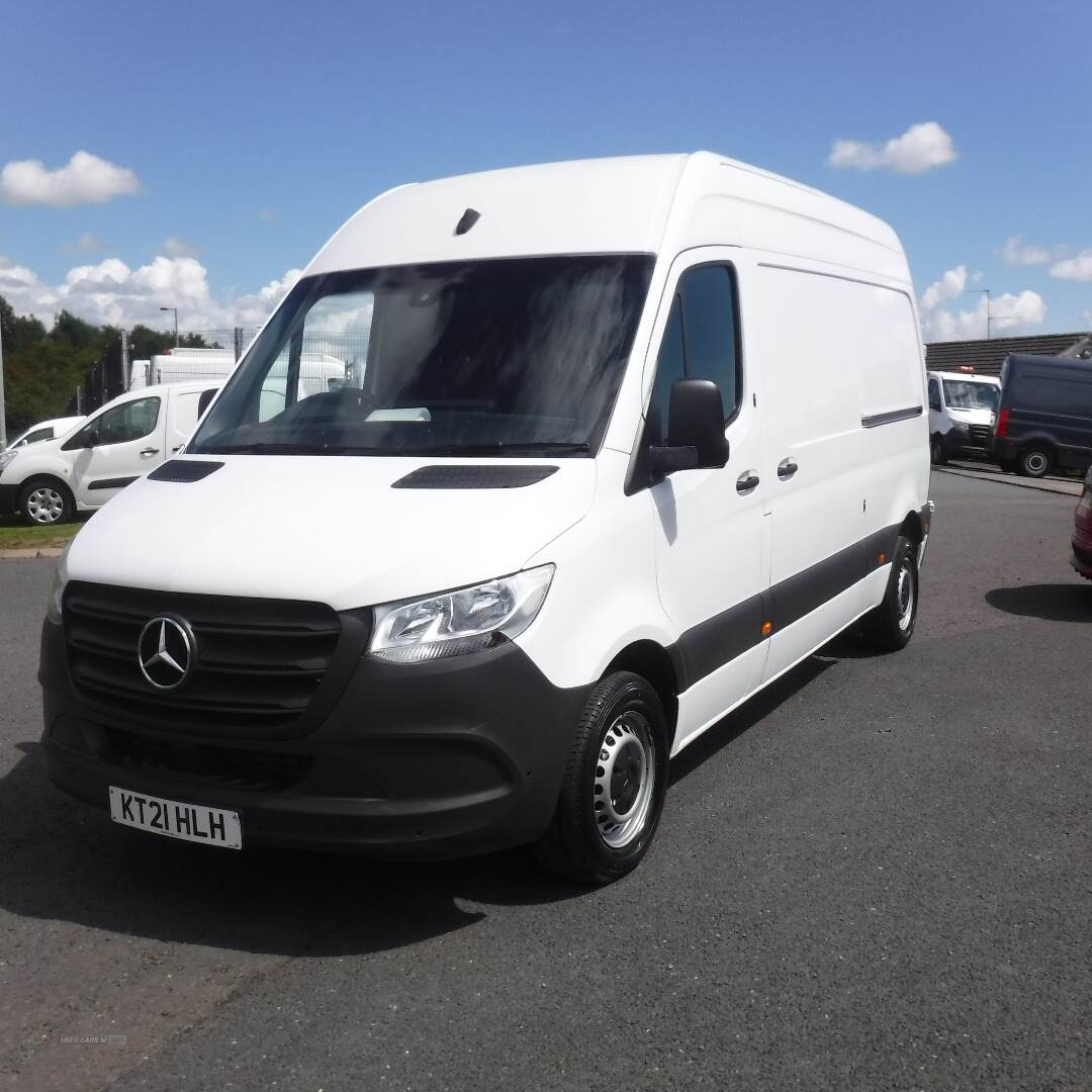 Mercedes Sprinter 314 CDI MWB High roof van 2143cc in Down