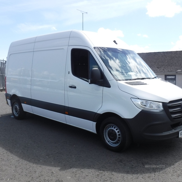 Mercedes Sprinter 314 CDI MWB High roof van 2143cc in Down