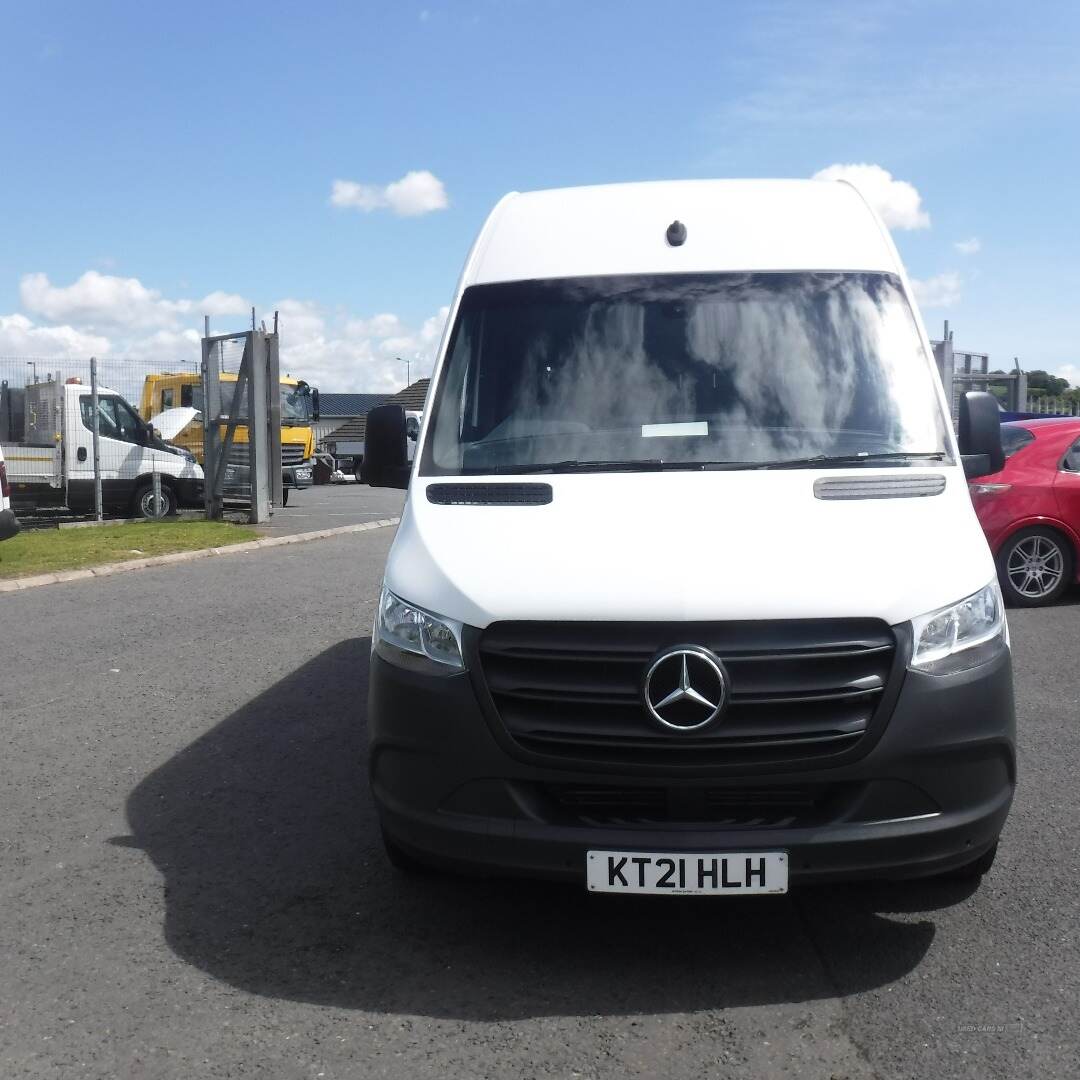 Mercedes Sprinter 314 CDI MWB High roof van 2143cc in Down