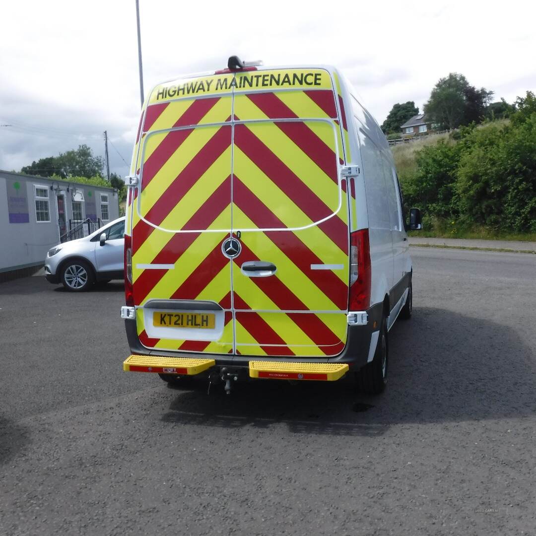 Mercedes Sprinter 314 CDI MWB High roof van 2143cc in Down