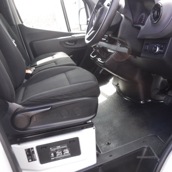 Mercedes Sprinter 314 CDI MWB High roof van 2143cc in Down