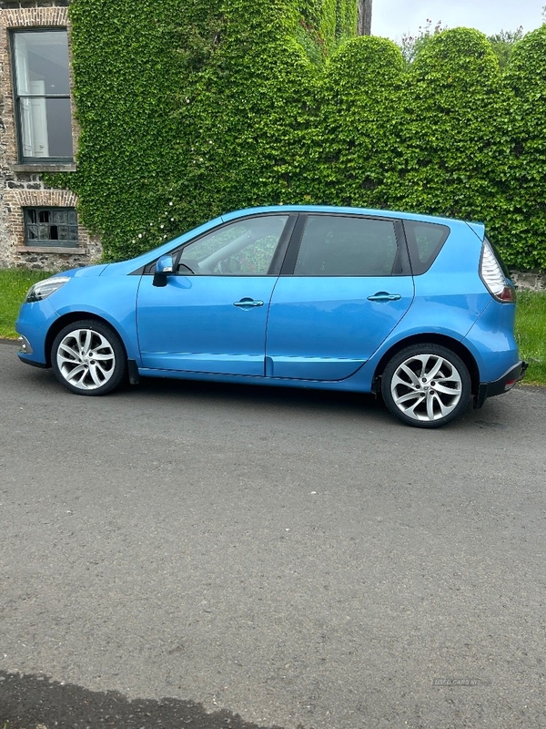 Renault Scenic DIESEL ESTATE in Antrim