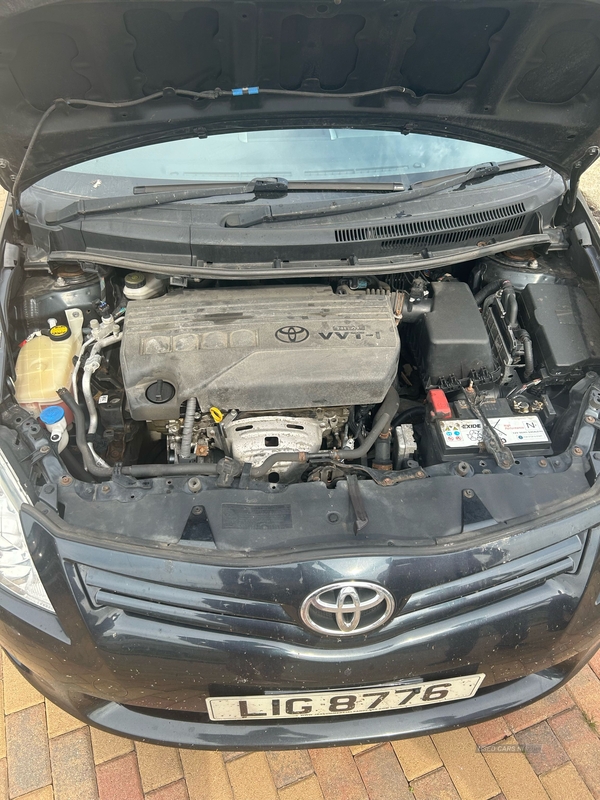 Toyota Auris 1.33 Dual VVTi TR 5dr in Down