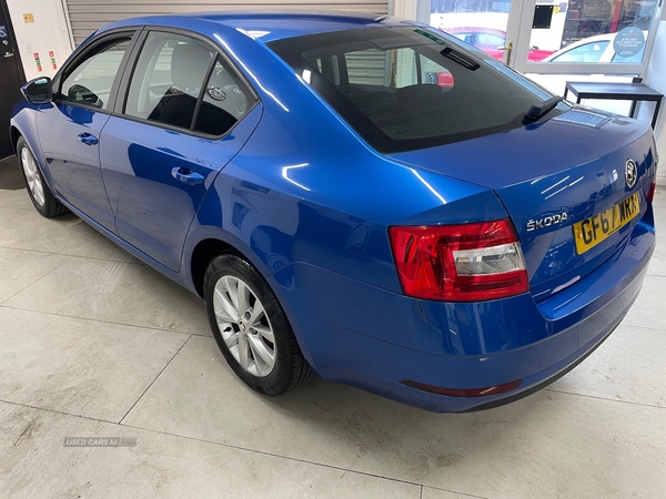 Skoda Octavia HATCHBACK in Down