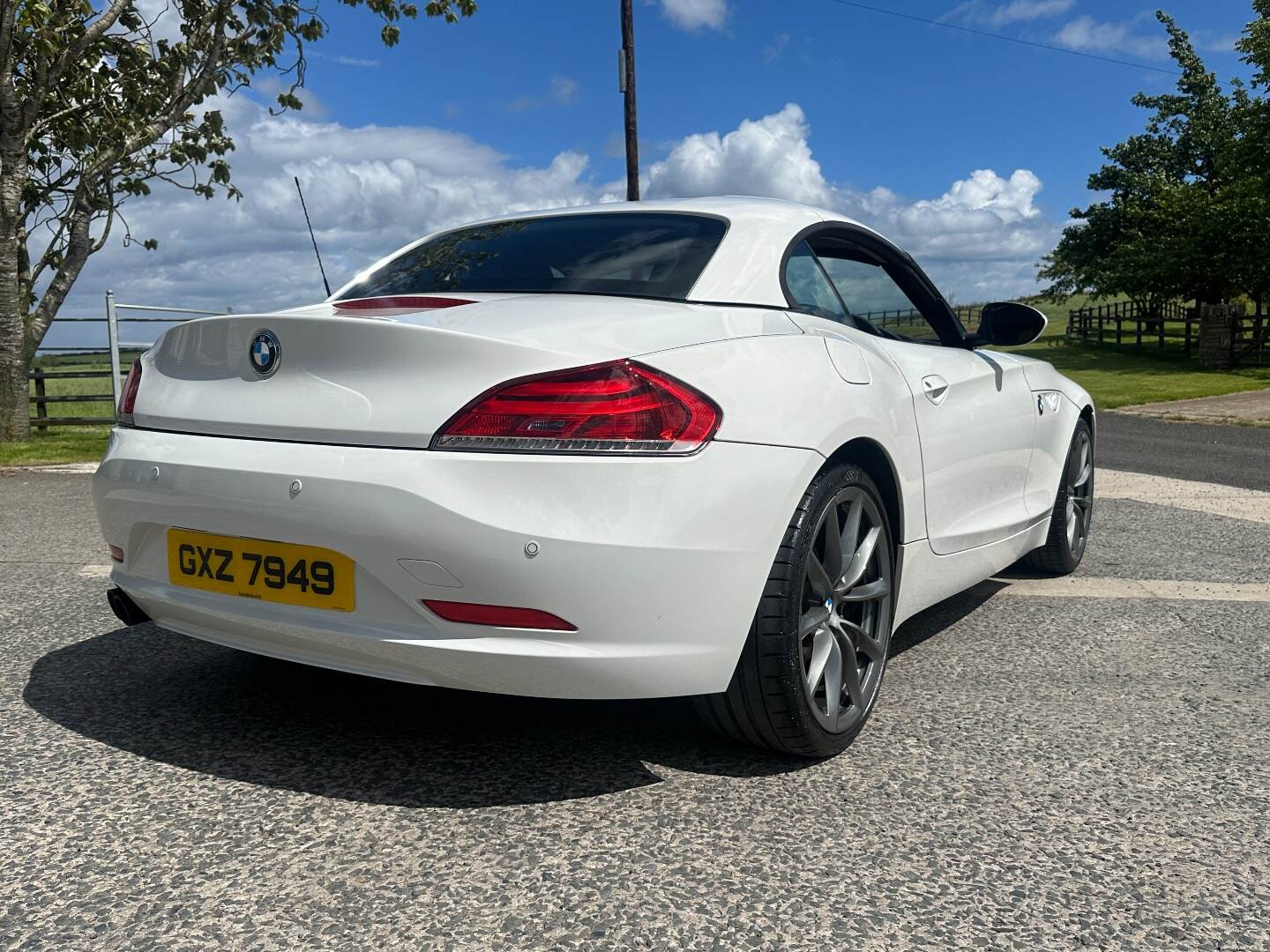 BMW Z4 ROADSTER in Down