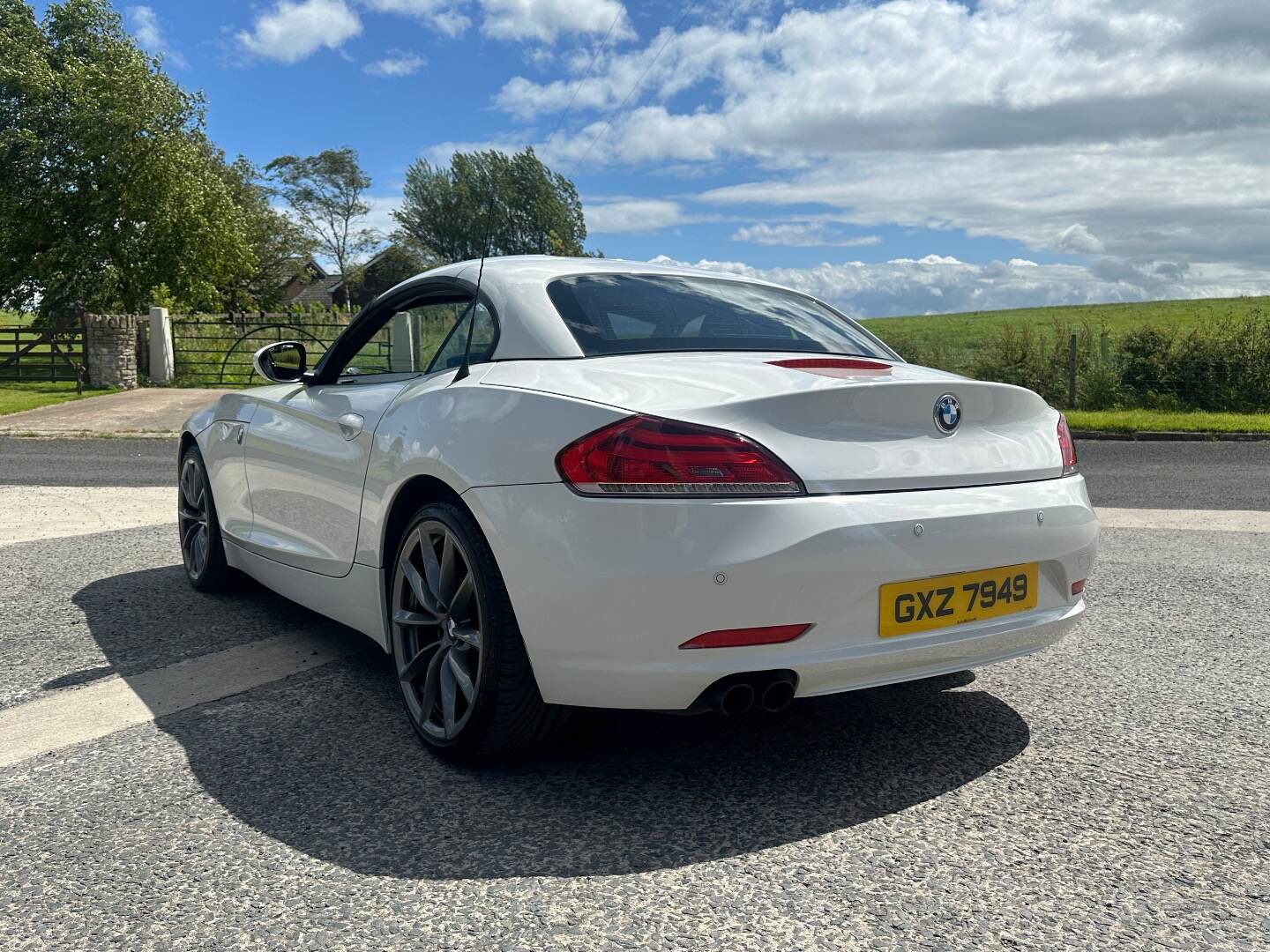 BMW Z4 ROADSTER in Down