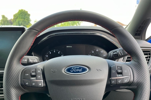 Ford Focus 1.0 EcoBoost ST-Line 5dr- Reversing Sensors, Cruise Control, Speed Limiter, Lane Assist, Apple Car Play, Ford Assistance, Driver Assistance in Antrim