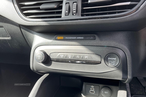 Ford Focus 1.0 EcoBoost ST-Line 5dr- Reversing Sensors, Cruise Control, Speed Limiter, Lane Assist, Apple Car Play, Ford Assistance, Driver Assistance in Antrim