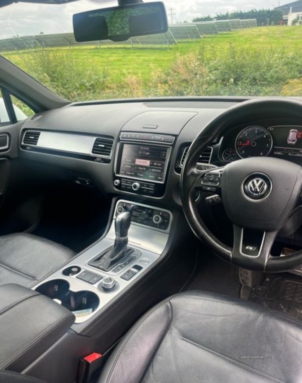 Volkswagen Touareg 3.0 V6 TDI BlueMotion Tech 262 R-Line 5dr Tip Auto in Armagh