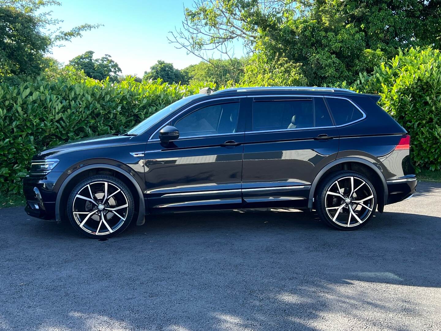 Volkswagen Tiguan Allspace DIESEL ESTATE in Down