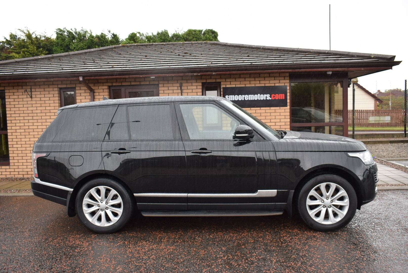 Land Rover Range Rover DIESEL ESTATE in Antrim