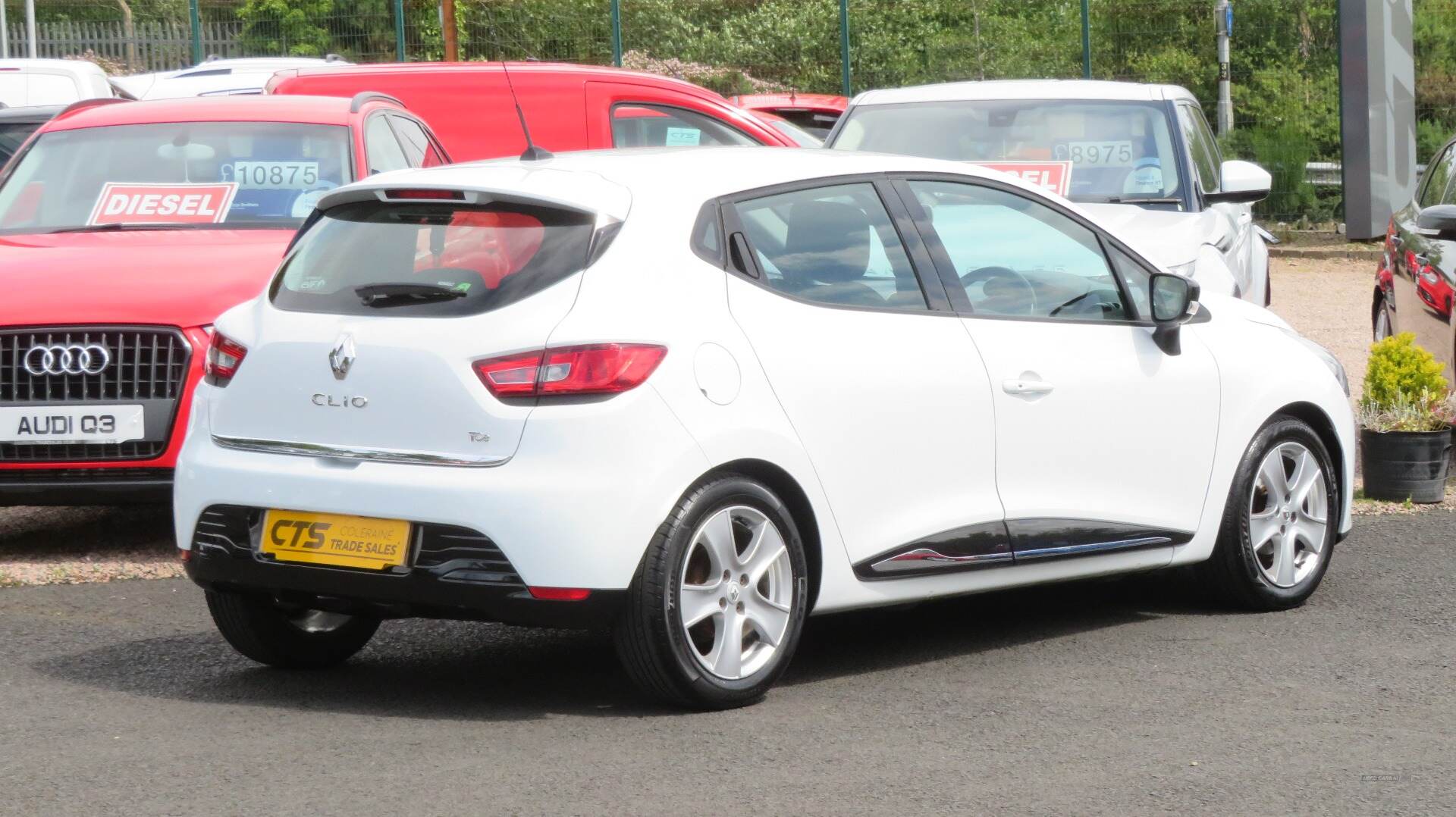 Renault Clio HATCHBACK in Derry / Londonderry