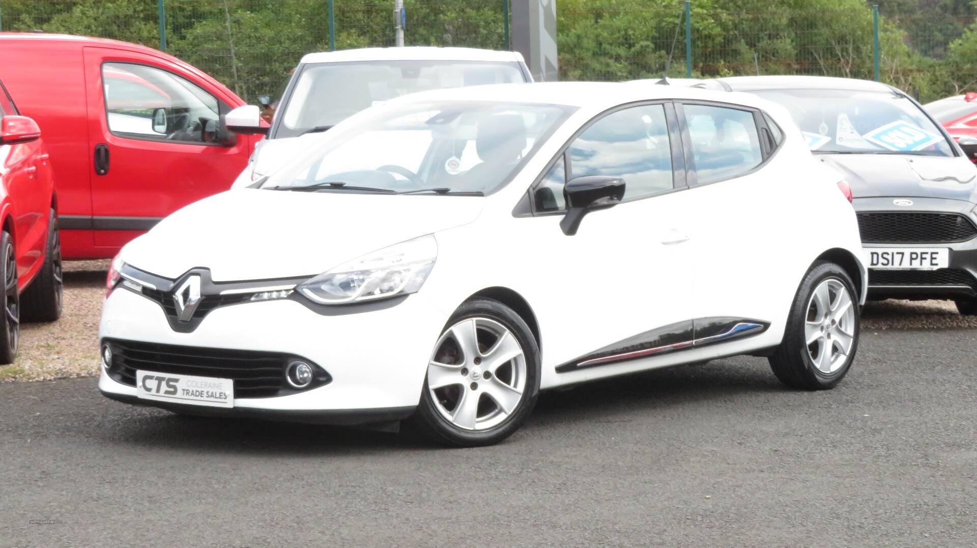 Renault Clio HATCHBACK in Derry / Londonderry