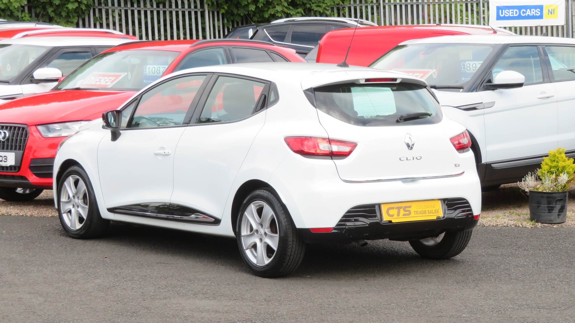 Renault Clio HATCHBACK in Derry / Londonderry