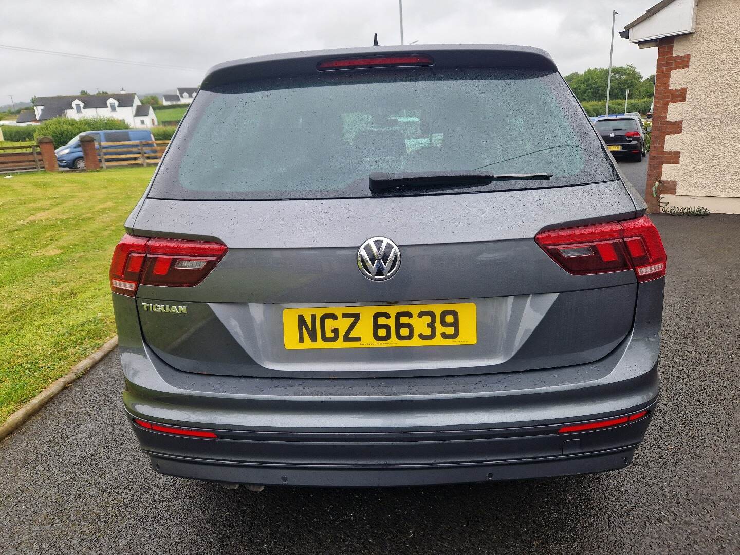 Volkswagen Tiguan DIESEL ESTATE in Down