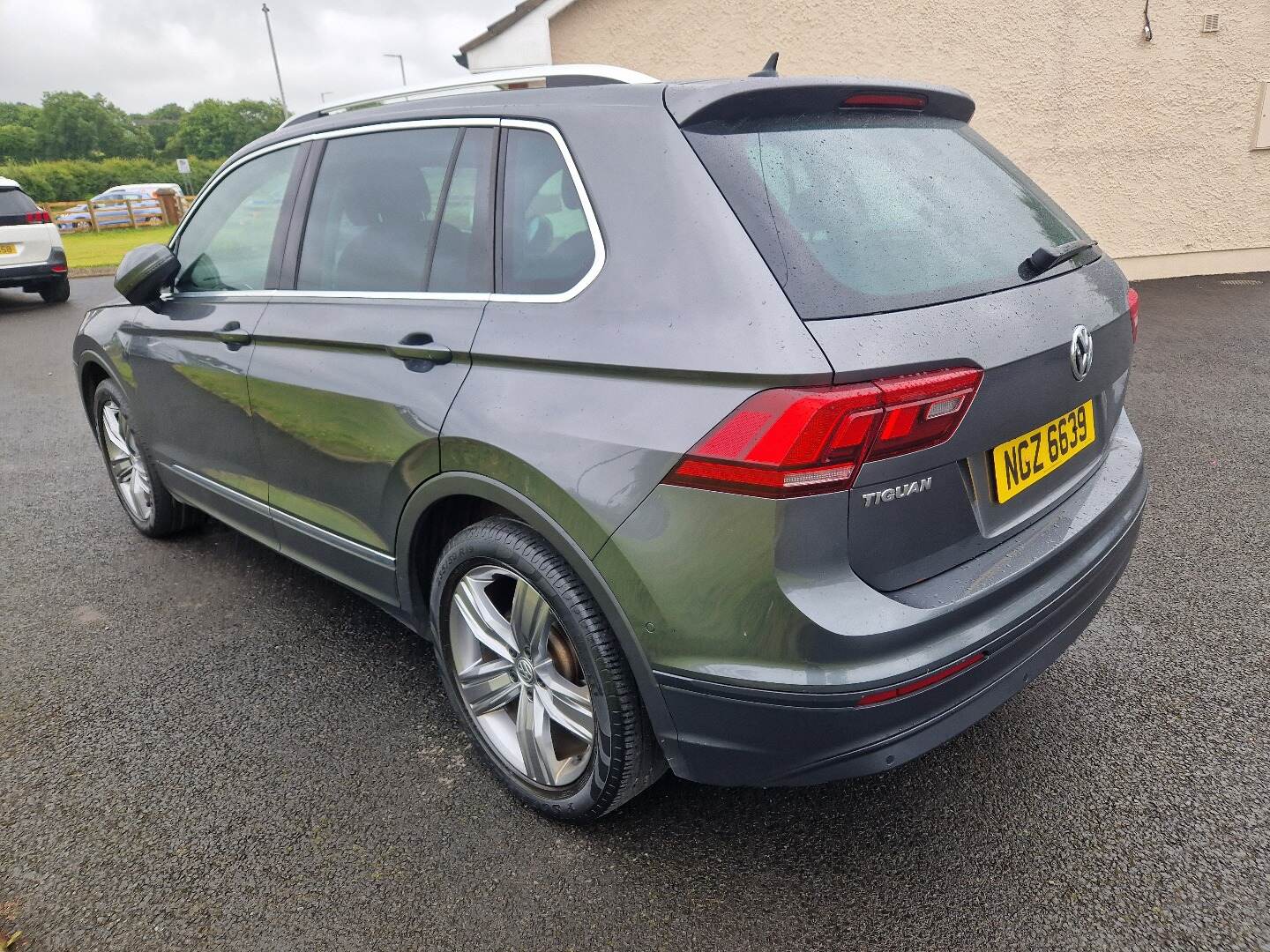 Volkswagen Tiguan DIESEL ESTATE in Down