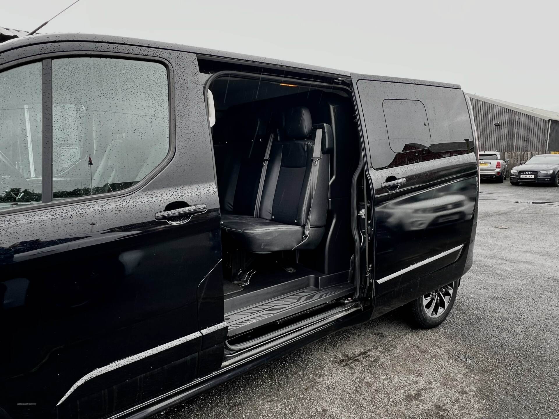 Ford Transit Low Roof Custom Sport Double Cab in Down