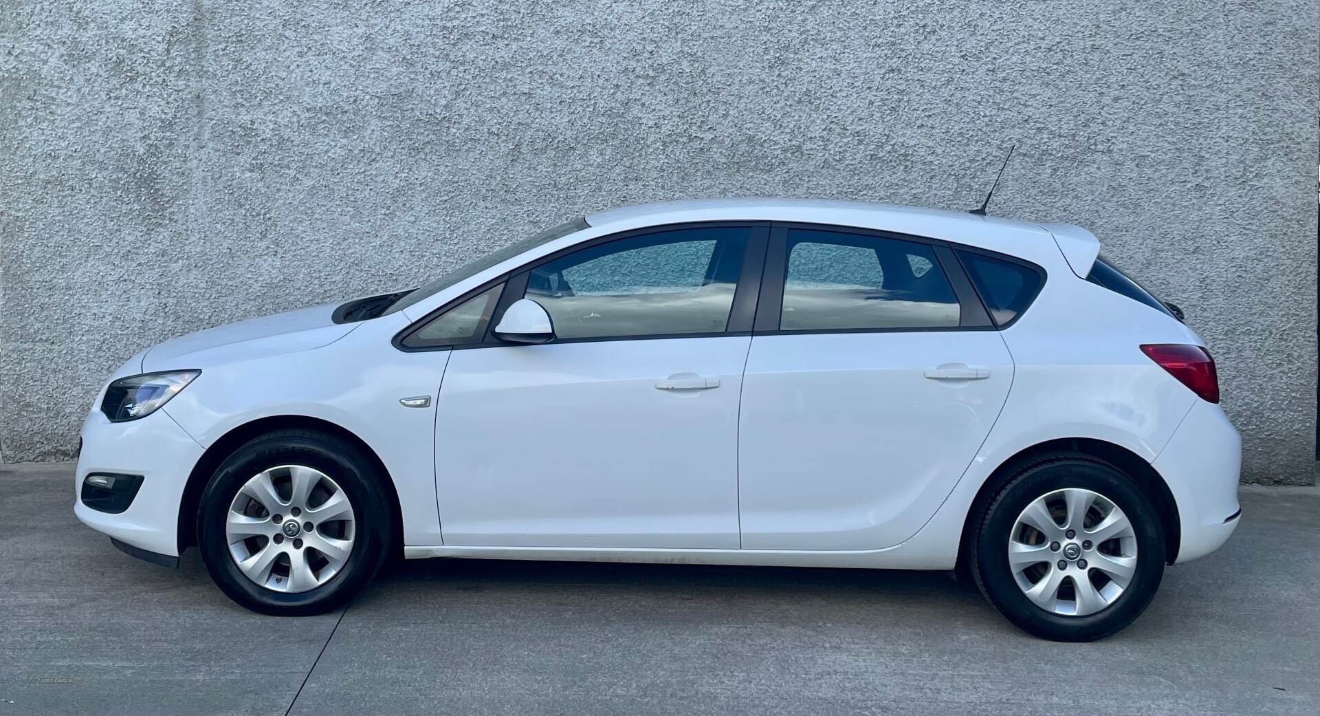 Vauxhall Astra DIESEL HATCHBACK in Tyrone