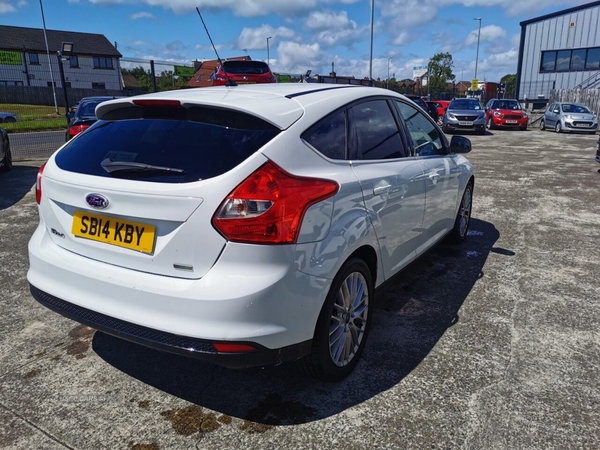 Ford Focus 1.0 ZETEC 5d 124 BHP Low Rate Finance Available in Down