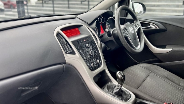 Vauxhall Astra 1.2 EXCLUSIV CDTI ECOFLEX 5d 93 BHP in Antrim