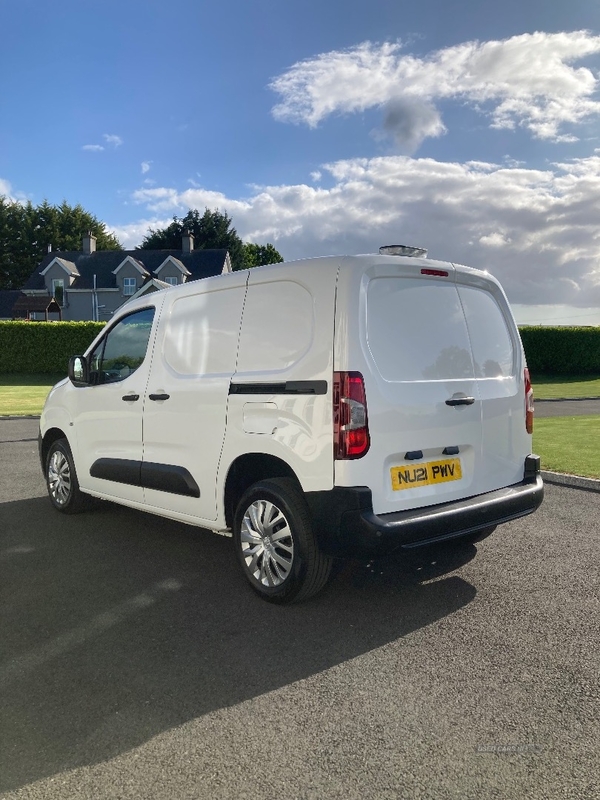 Peugeot Partner 1000 1.5 BlueHDi 100 Professional Van in Down