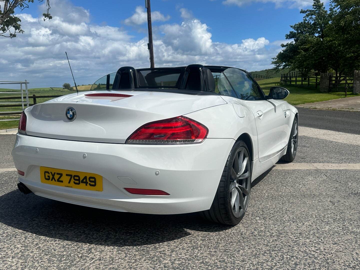 BMW Z4 ROADSTER in Down