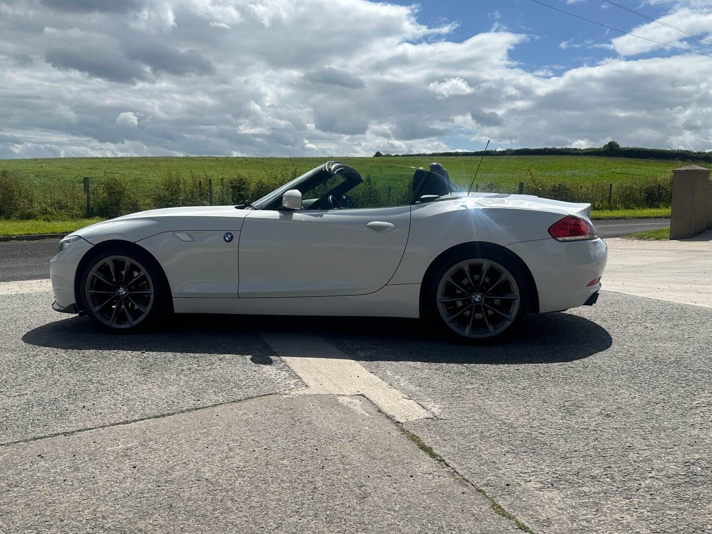 BMW Z4 ROADSTER in Down