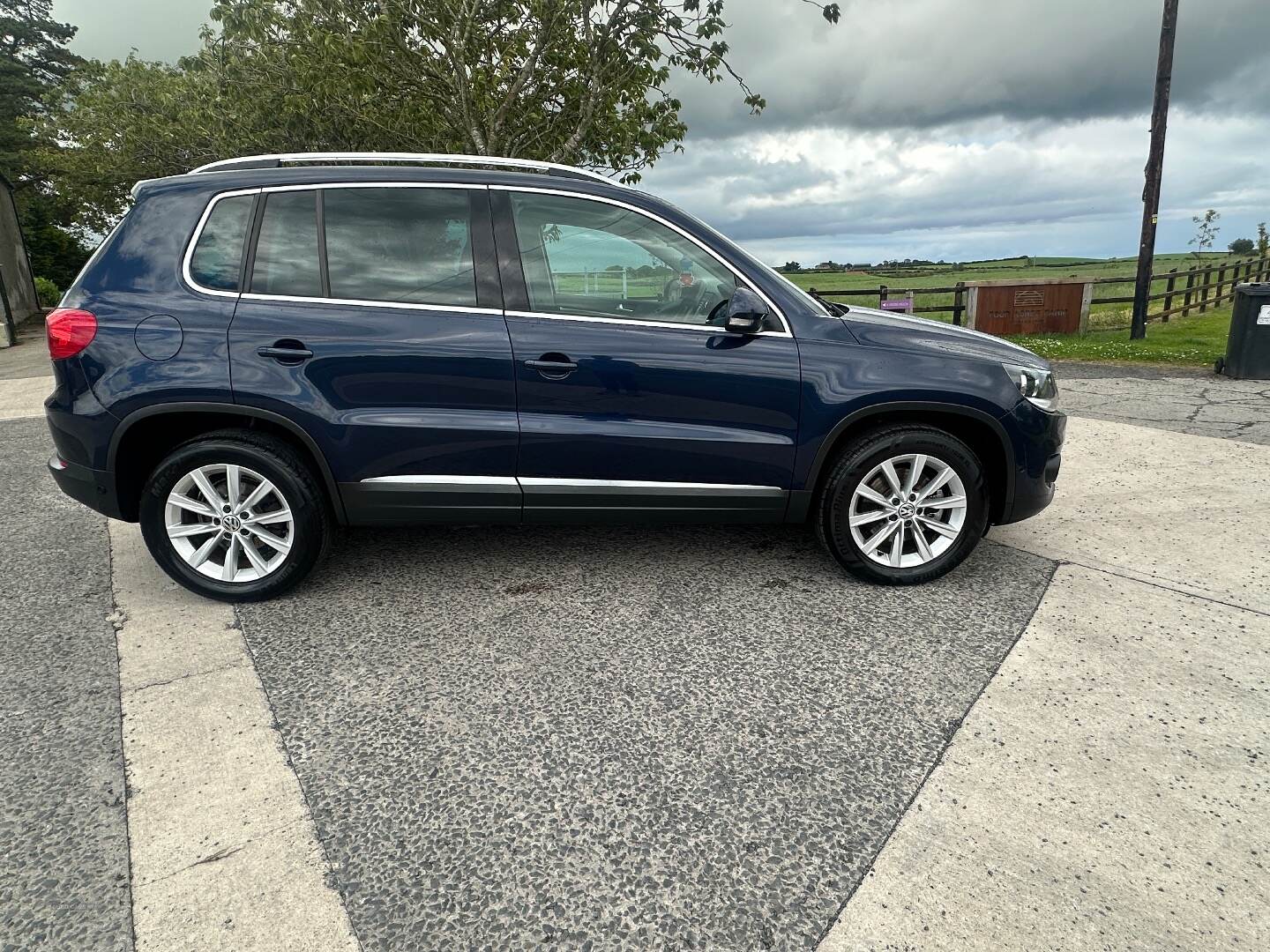 Volkswagen Tiguan DIESEL ESTATE in Down