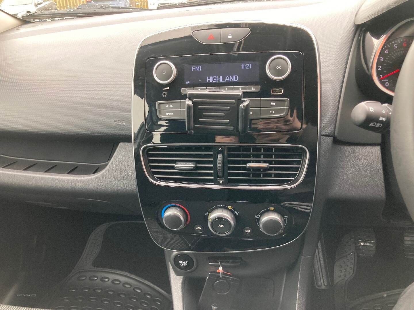 Renault Clio HATCHBACK in Derry / Londonderry