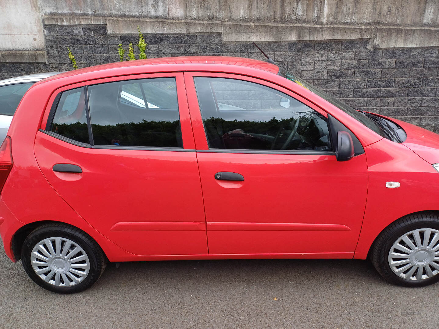 Hyundai i10 HATCHBACK in Antrim