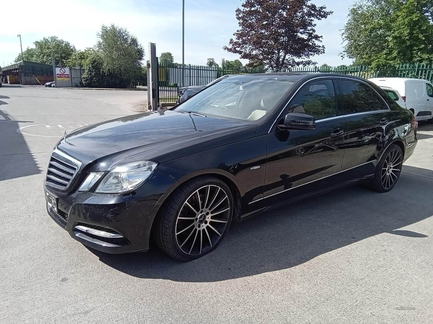 Oct 2010 Mercedes E-Class E250 CDI BlueEFFICIENCY Avantgarde 4dr Tip Auto