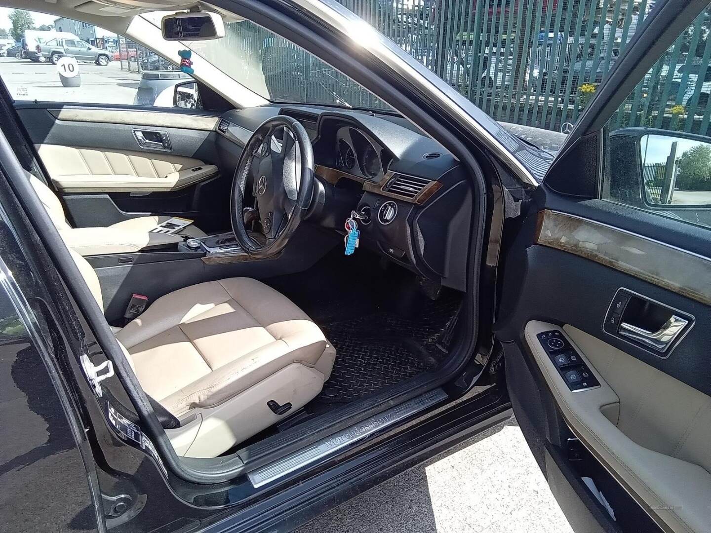 Oct 2010 Mercedes E-Class E250 CDI BlueEFFICIENCY Avantgarde 4dr Tip Auto