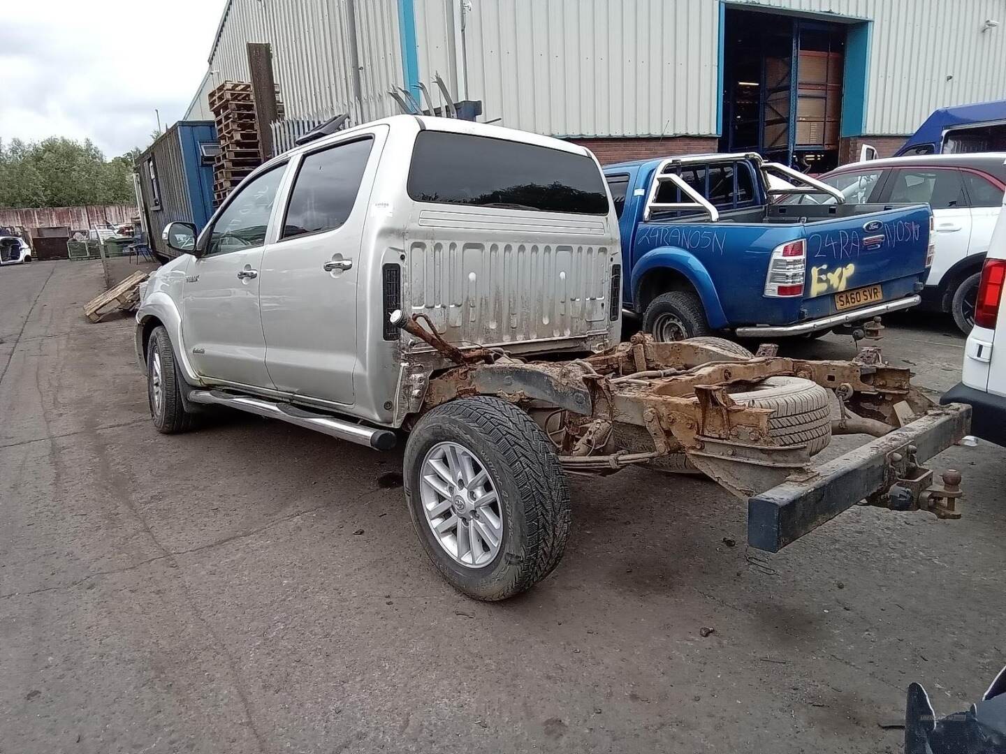 Dec 2013 Toyota Hilux Invincible D/Cab Pick Up 3.0 D-4D 4WD 171