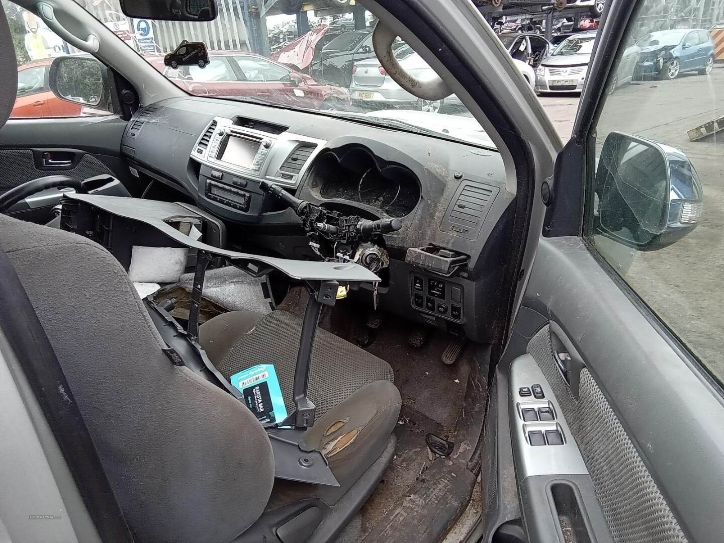 Dec 2013 Toyota Hilux Invincible D/Cab Pick Up 3.0 D-4D 4WD 171