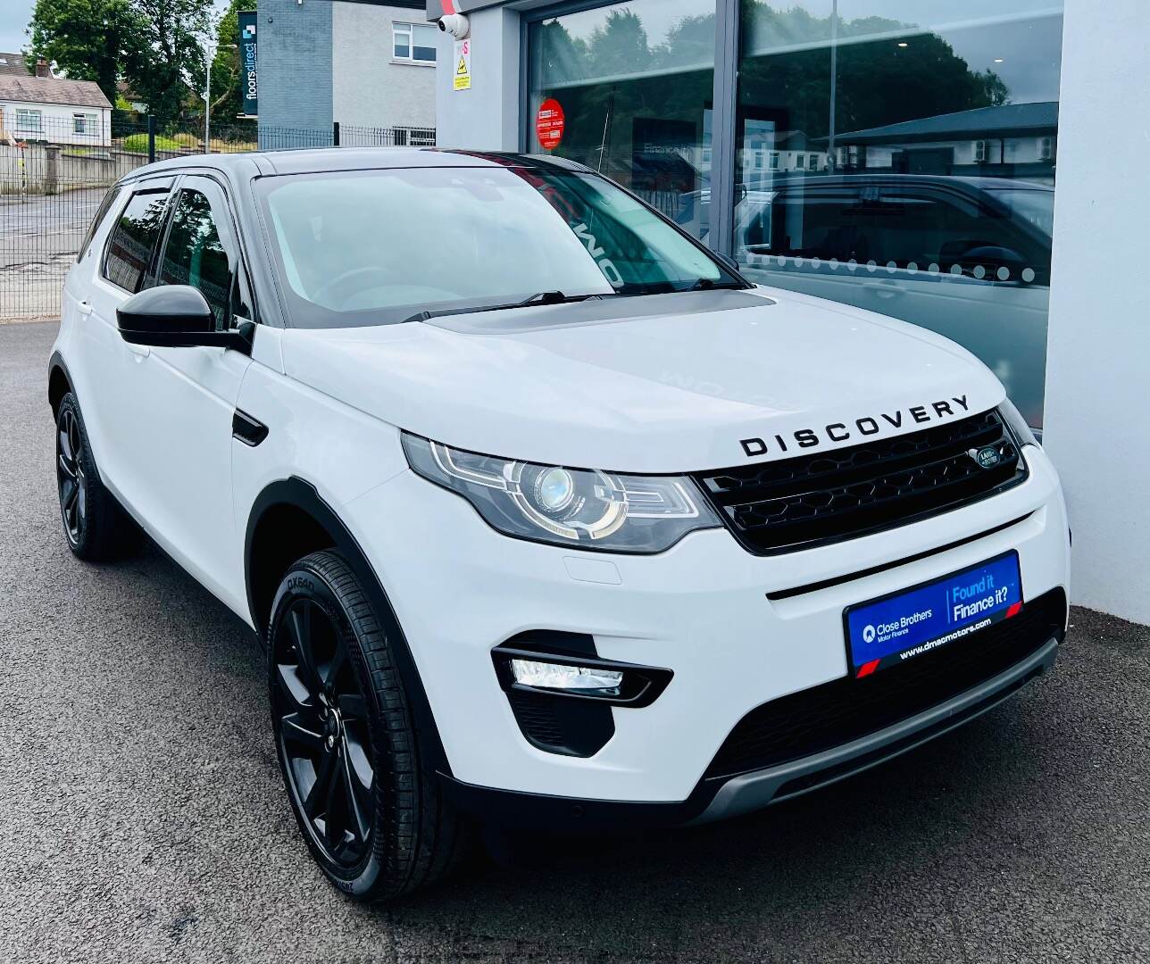 Land Rover Discovery Sport HSE BLACK in Tyrone