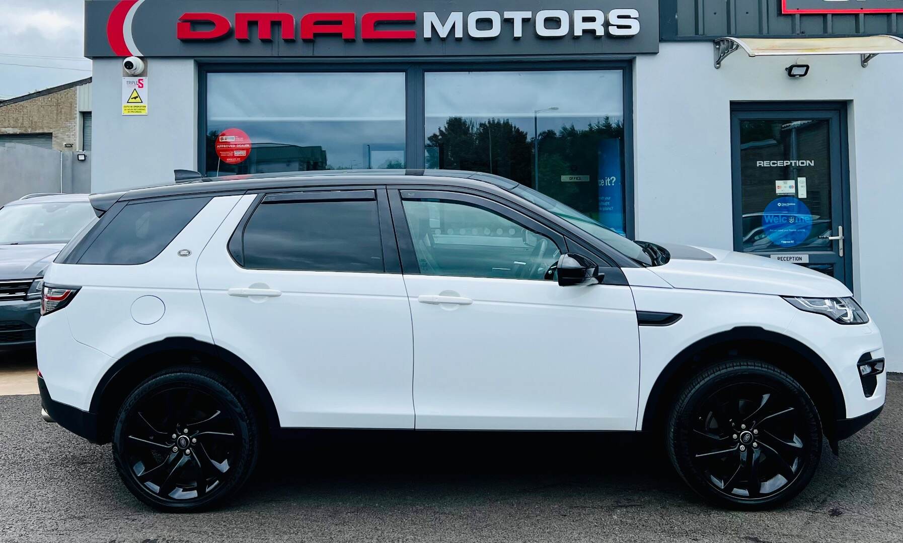 Land Rover Discovery Sport HSE BLACK in Tyrone