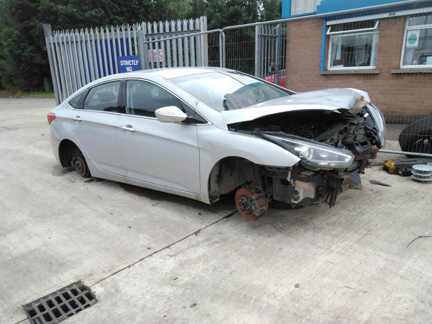 Jul 2016 Hyundai i40 S CRDI BLUE DRIVE