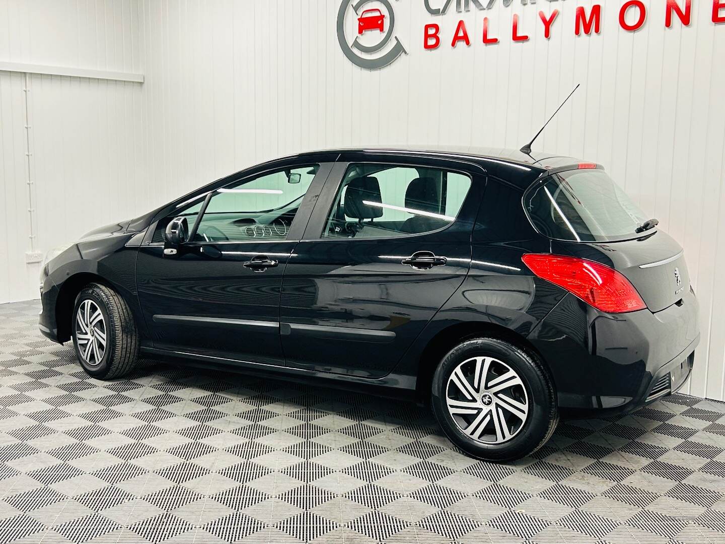 Peugeot 308 DIESEL HATCHBACK in Antrim