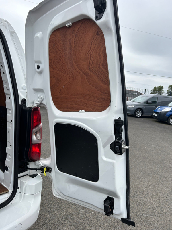 Vauxhall Combo 1.6 TURBO D 100HP SPORTIVE in Antrim