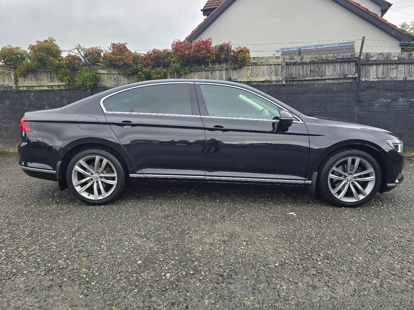 Volkswagen Passat DIESEL SALOON in Down