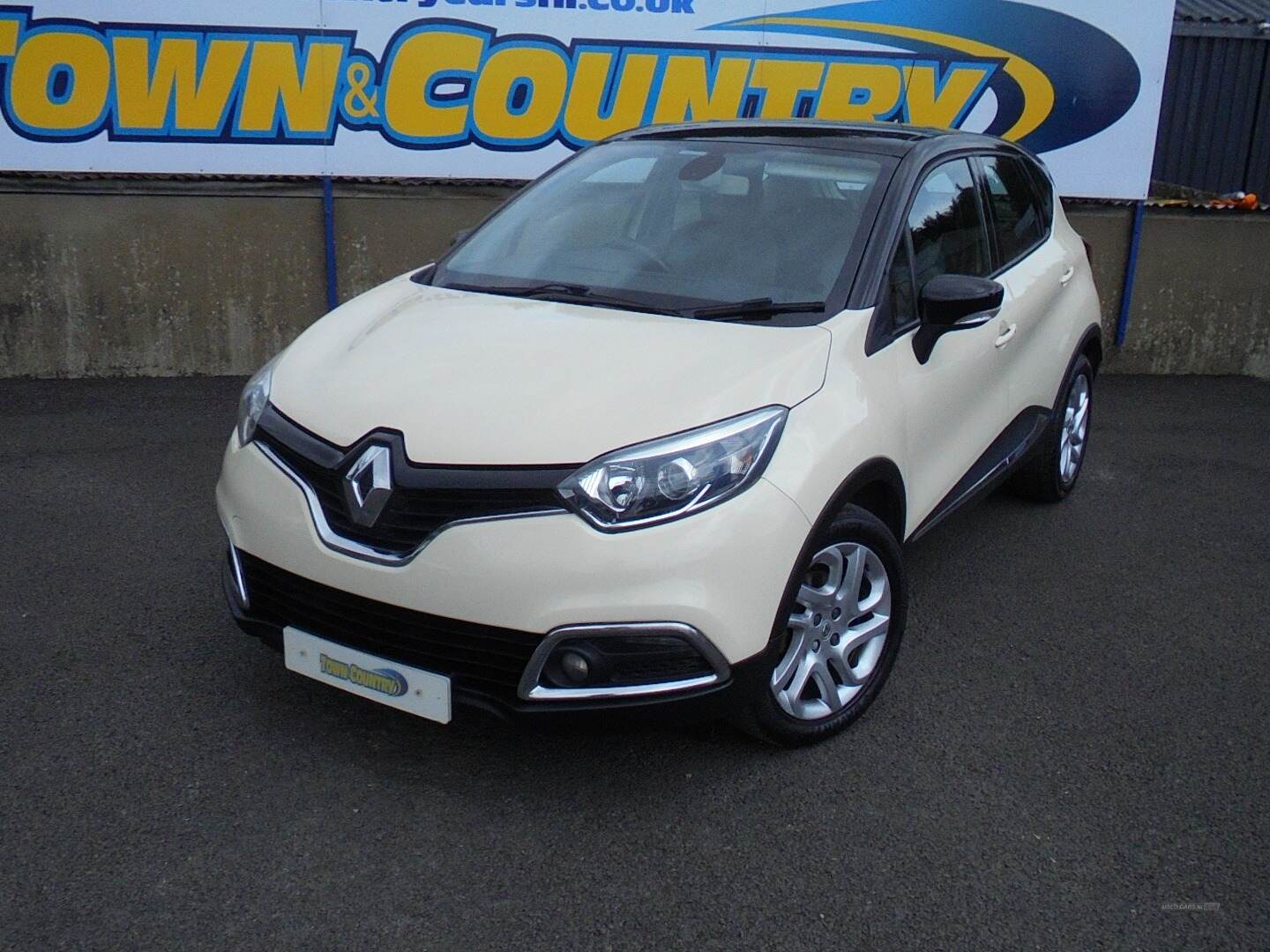 Renault Captur DIESEL HATCHBACK in Antrim