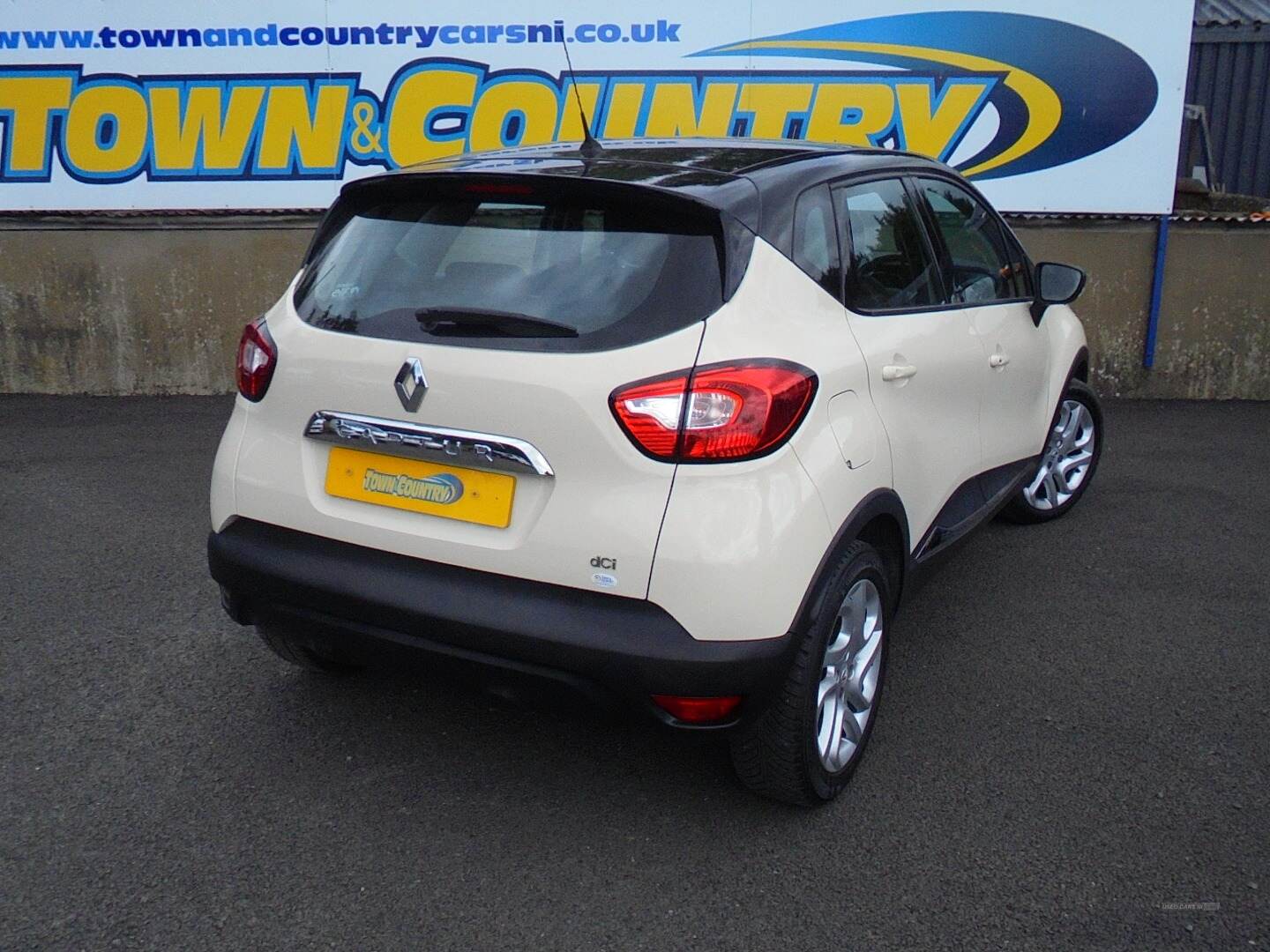 Renault Captur DIESEL HATCHBACK in Antrim