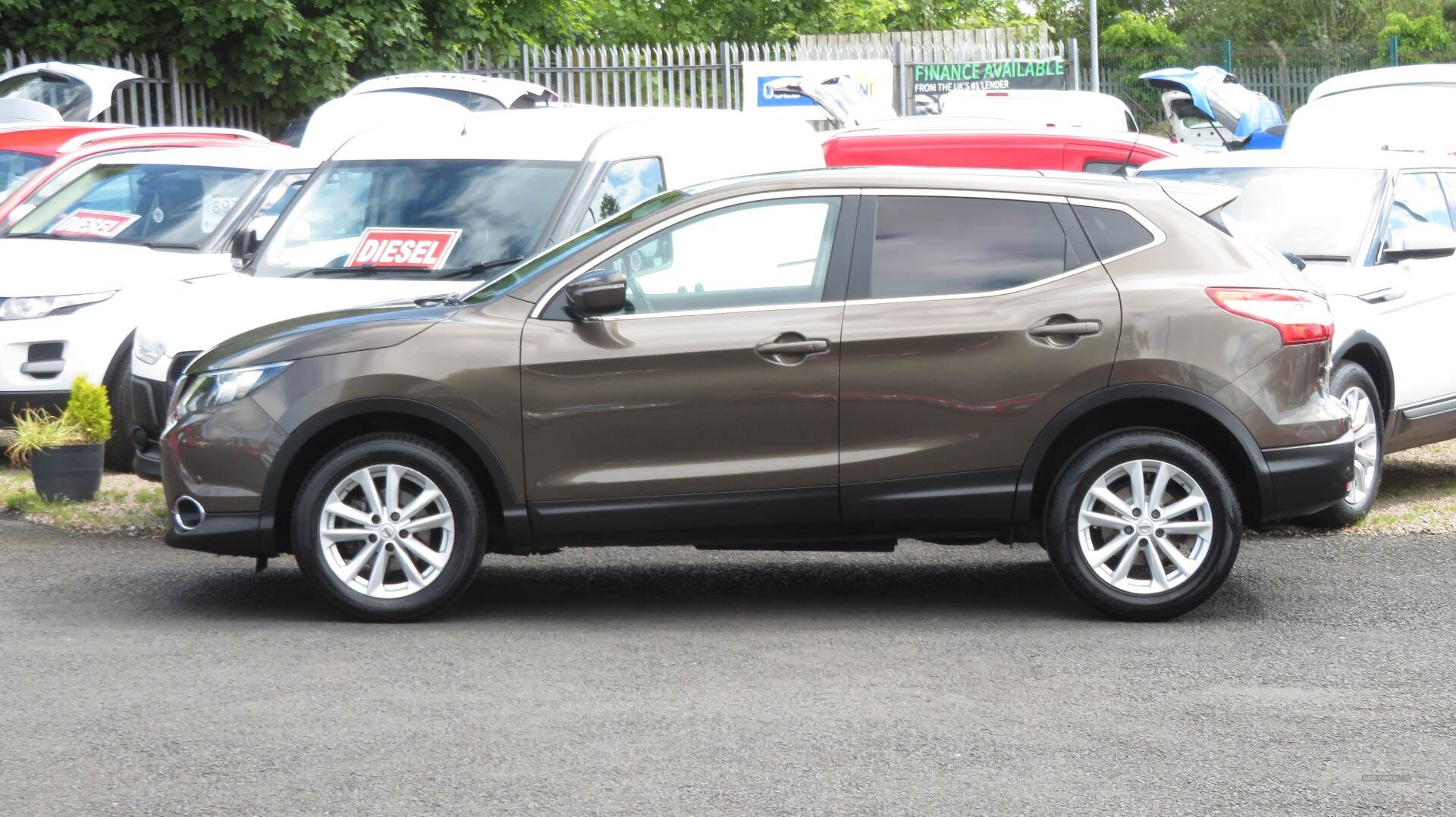 Nissan Qashqai DIESEL HATCHBACK in Derry / Londonderry