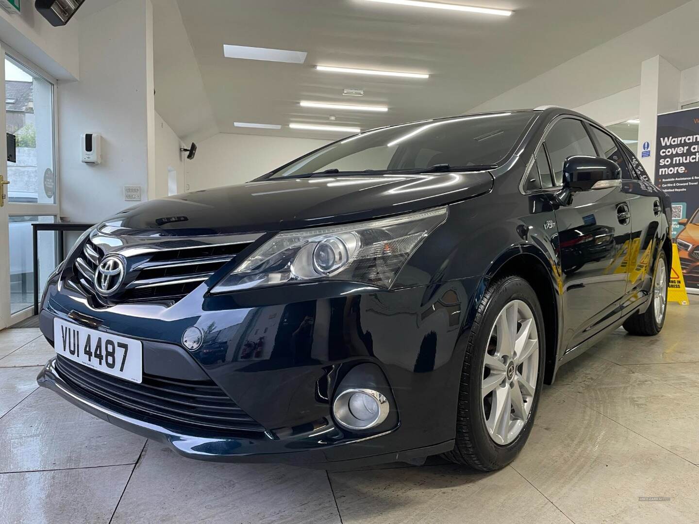 Toyota Avensis DIESEL TOURER in Down