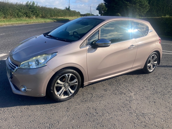 Peugeot 208 HATCHBACK in Down