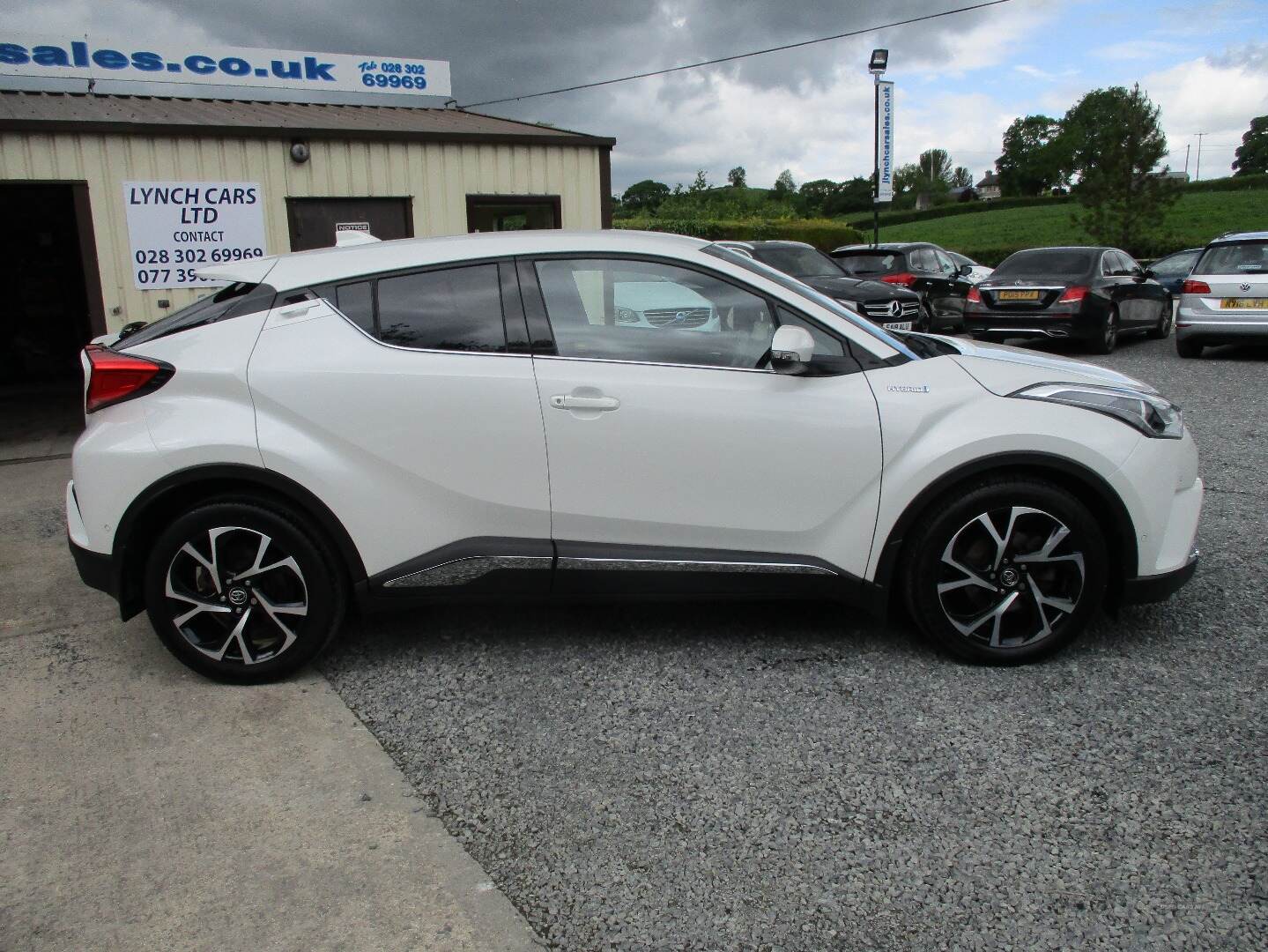 Toyota C-HR HATCHBACK in Down