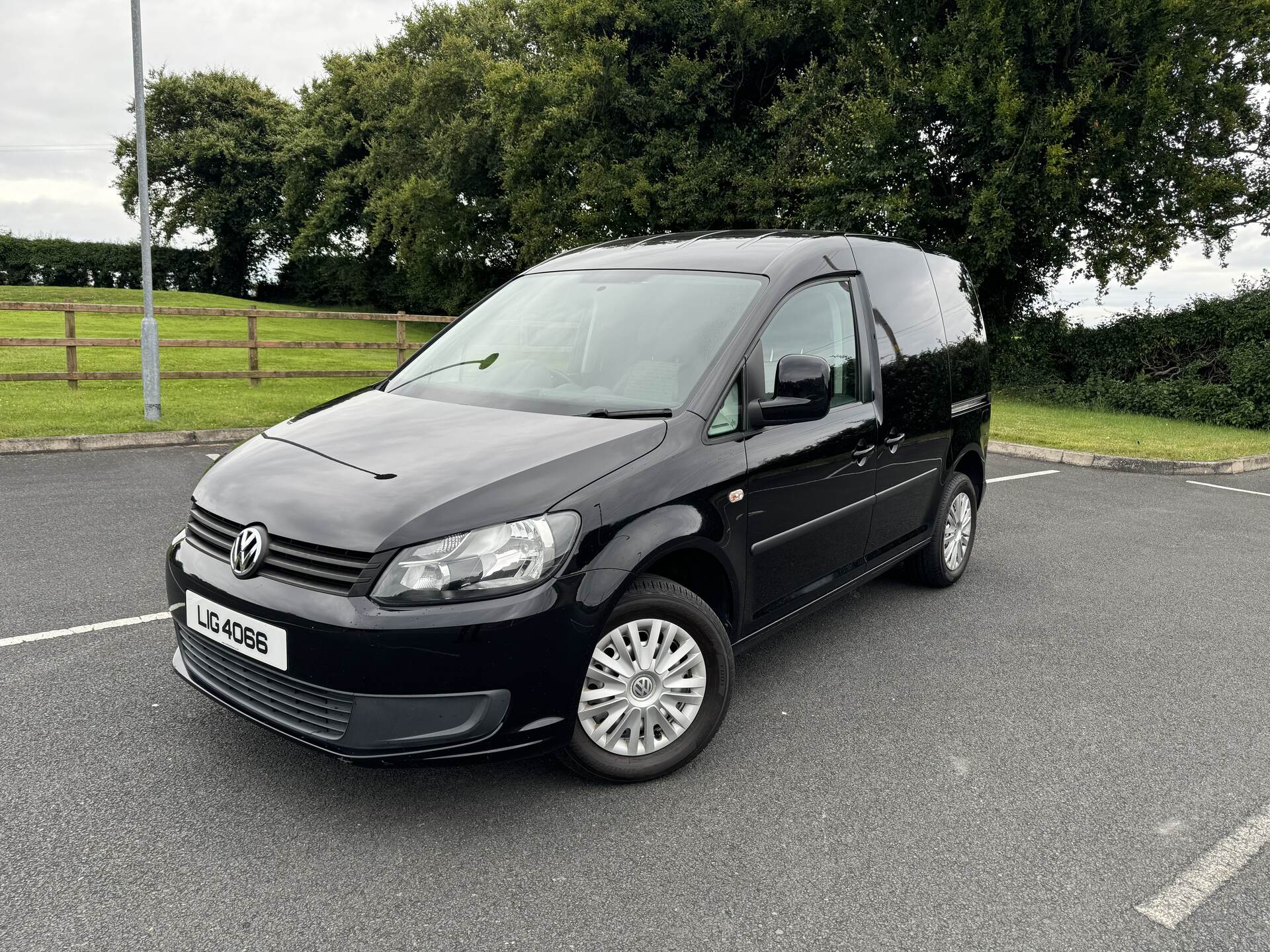 Volkswagen Caddy C20 DIESEL in Down