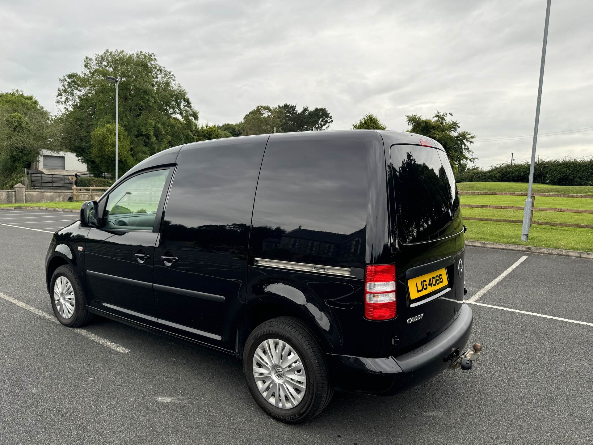 Volkswagen Caddy C20 DIESEL in Down