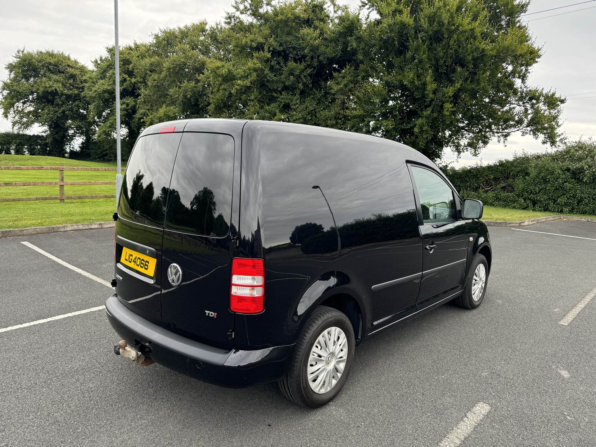 Volkswagen Caddy C20 DIESEL in Down